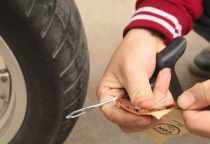 So Sánh Vá Lốp Truyền Thống Và Vá Lốp Không Ruột