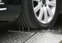 Lốp Chống Đinh Là Gì? Ưu Điểm Và Hạn Chế Của Lốp Chống Đinh