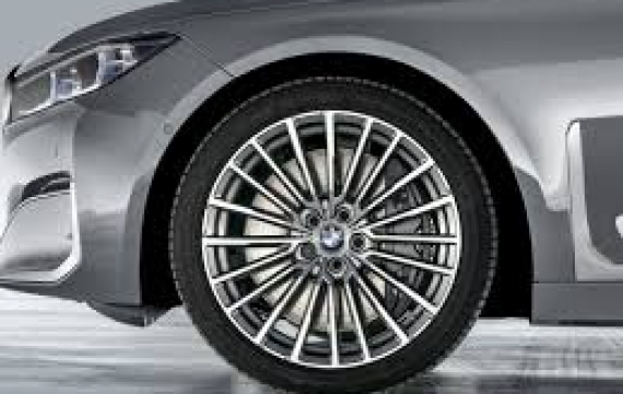 Toyota Altis 2.0 Và Bí Quyết Chọn Lốp Xe Chuẩn Để Lái An Toàn, Êm Ái